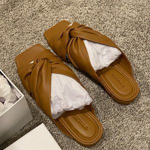 Vince Sandals US 8 Brand New Original Packing
